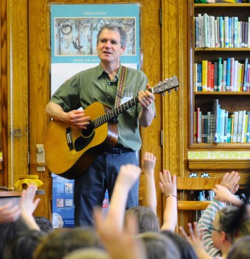 Musician Dave Ruch school assembly